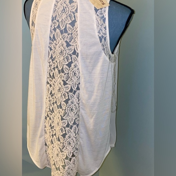 Sleeveless Blouse New With Tags Size Large Beige With A Beautiful Laced Back - Picture 4 of 8